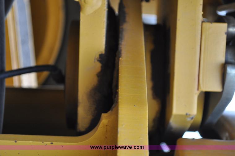 image for item C3027 2004 John Deere 772CH II motor grader