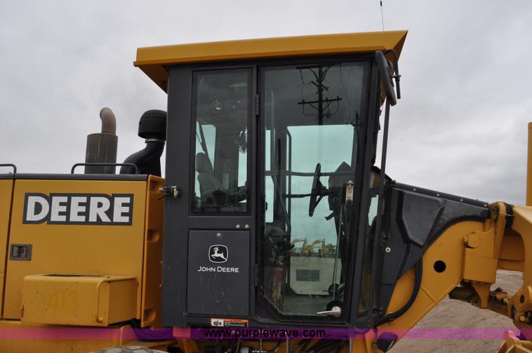 image for item C3027 2004 John Deere 772CH II motor grader