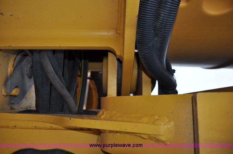 image for item C3027 2004 John Deere 772CH II motor grader