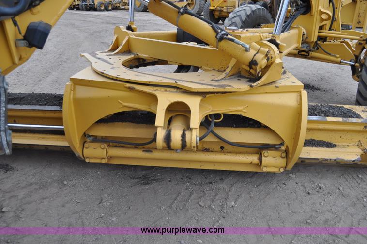 image for item C3027 2004 John Deere 772CH II motor grader