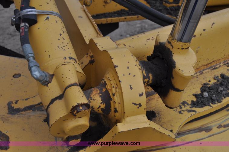 image for item C3027 2004 John Deere 772CH II motor grader