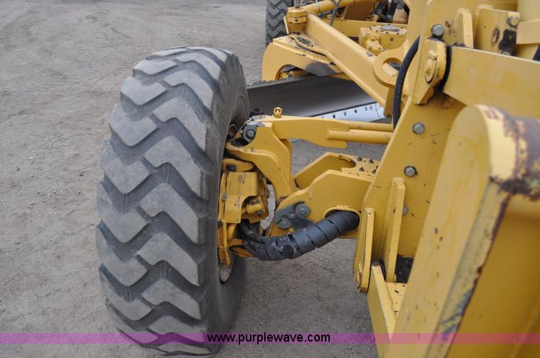 image for item C3027 2004 John Deere 772CH II motor grader