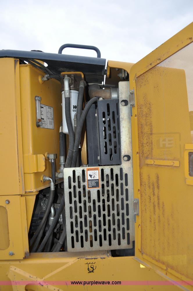 image for item C3027 2004 John Deere 772CH II motor grader