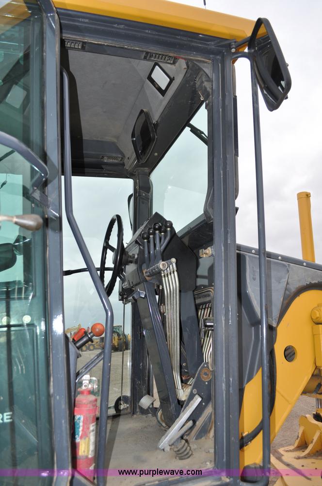 image for item C3027 2004 John Deere 772CH II motor grader