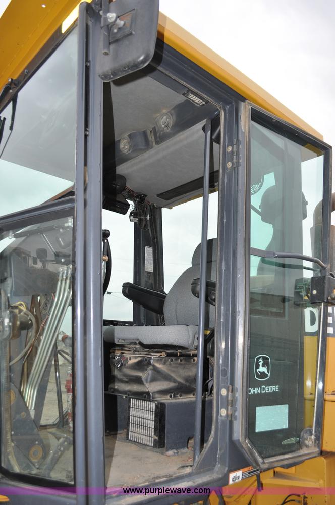 image for item C3027 2004 John Deere 772CH II motor grader