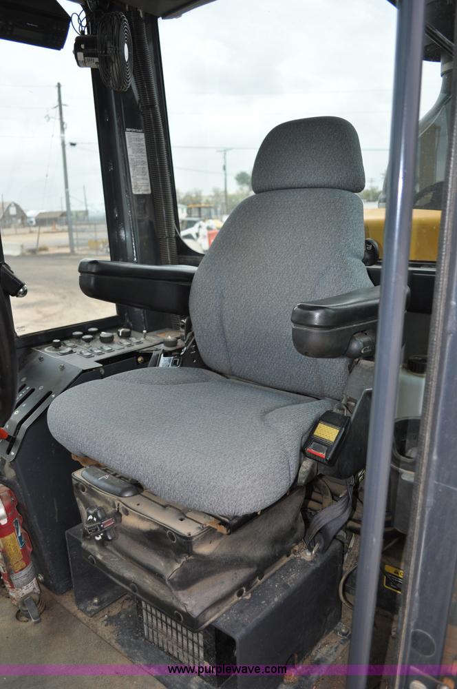 image for item C3027 2004 John Deere 772CH II motor grader