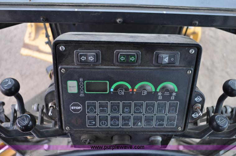 image for item C3027 2004 John Deere 772CH II motor grader