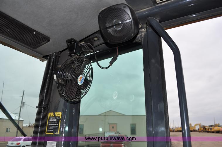 image for item C3027 2004 John Deere 772CH II motor grader