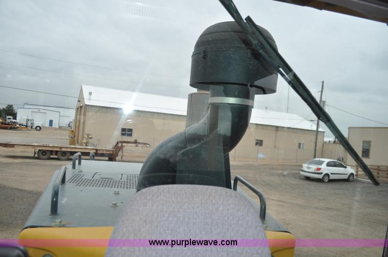 image for item C3027 2004 John Deere 772CH II motor grader