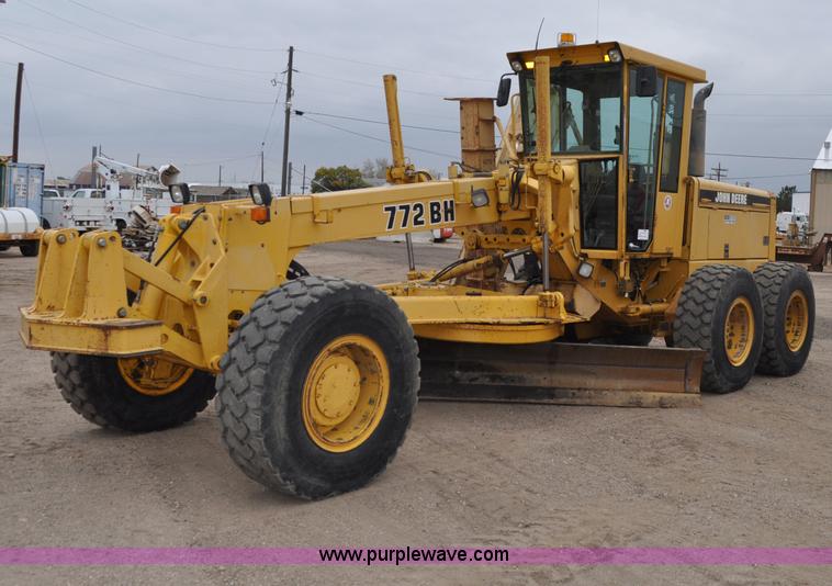 image for item C3028 John Deere 772BH motor grader