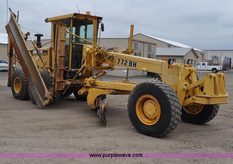 image for item C3028 John Deere 772BH motor grader