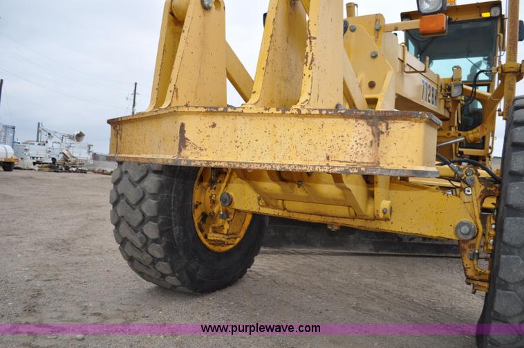 image for item C3028 John Deere 772BH motor grader