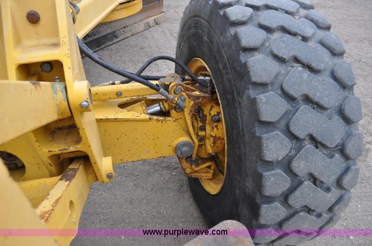 image for item C3028 John Deere 772BH motor grader