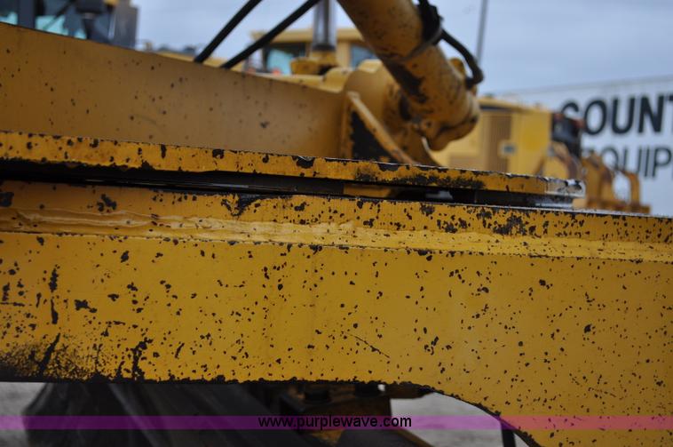 image for item C3028 John Deere 772BH motor grader