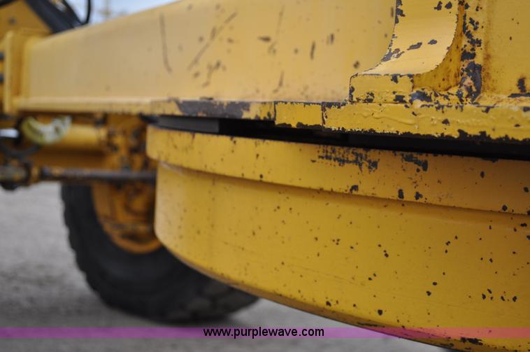 image for item C3028 John Deere 772BH motor grader