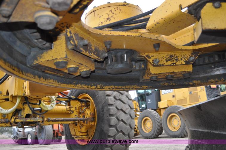 image for item C3028 John Deere 772BH motor grader