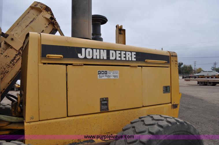 image for item C3028 John Deere 772BH motor grader