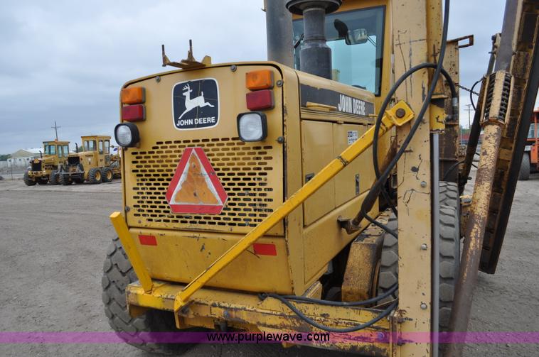 image for item C3028 John Deere 772BH motor grader