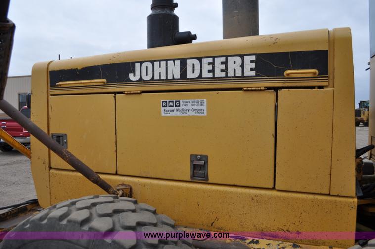 image for item C3028 John Deere 772BH motor grader