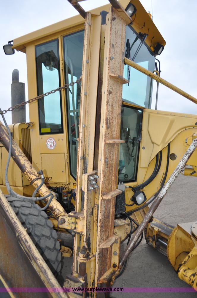 image for item C3028 John Deere 772BH motor grader