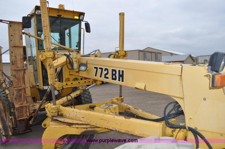 image for item C3028 John Deere 772BH motor grader