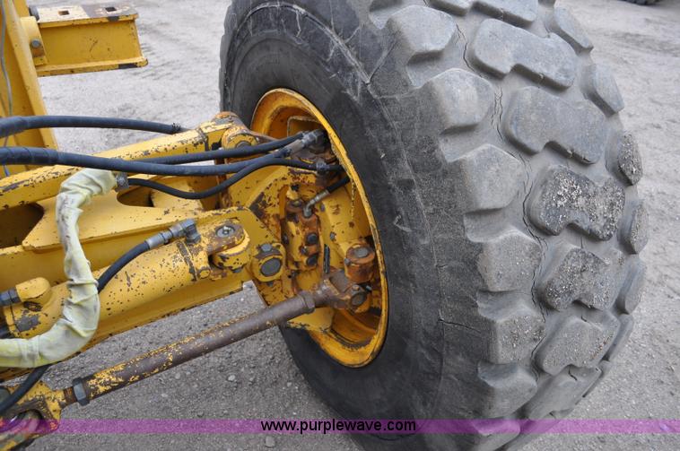 image for item C3028 John Deere 772BH motor grader