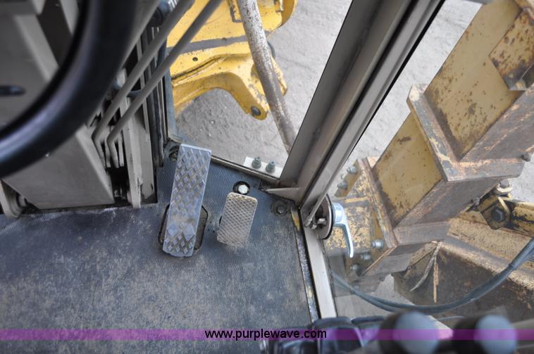 image for item C3028 John Deere 772BH motor grader