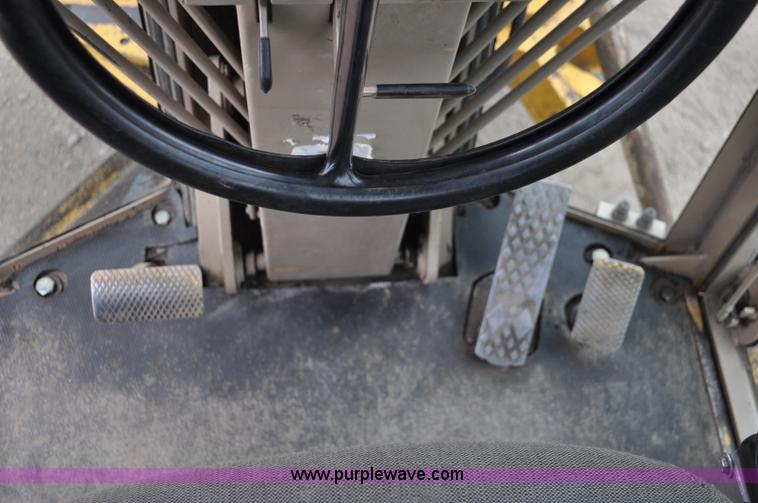 image for item C3028 John Deere 772BH motor grader