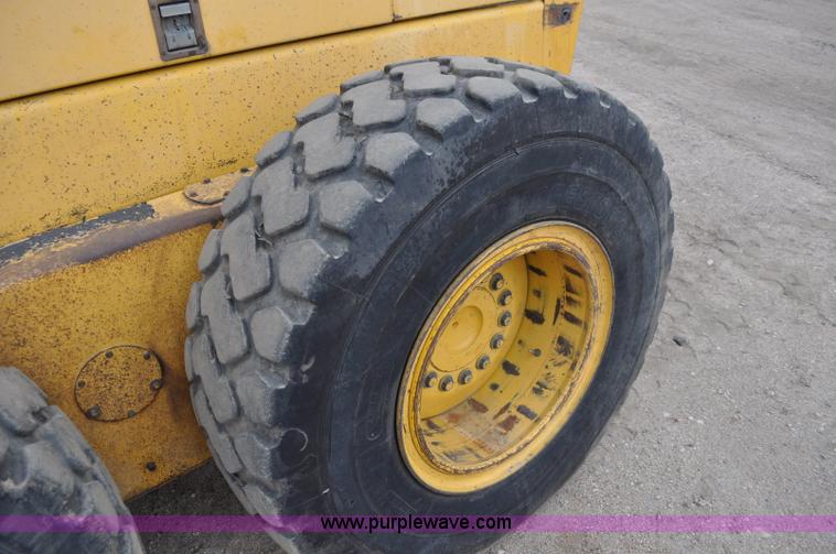 image for item C3028 John Deere 772BH motor grader