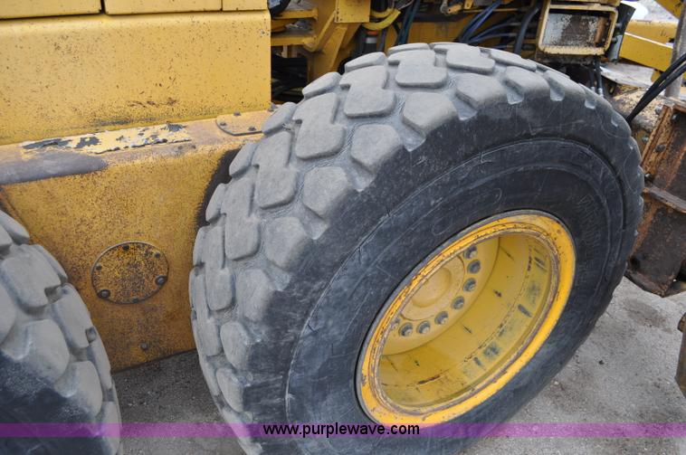 image for item C3028 John Deere 772BH motor grader