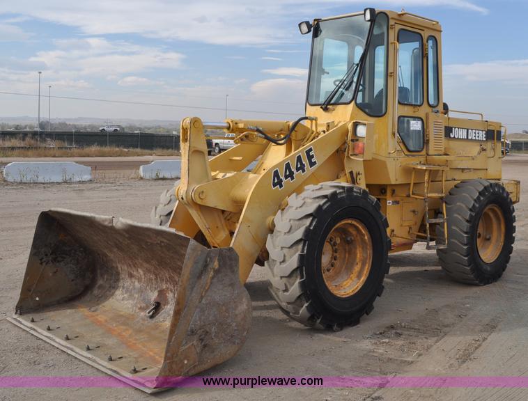 image for item C3029 1988 John Deere 444E articulated wheel loader