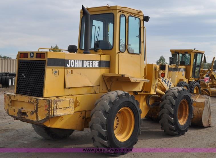 image for item C3029 1988 John Deere 444E articulated wheel loader