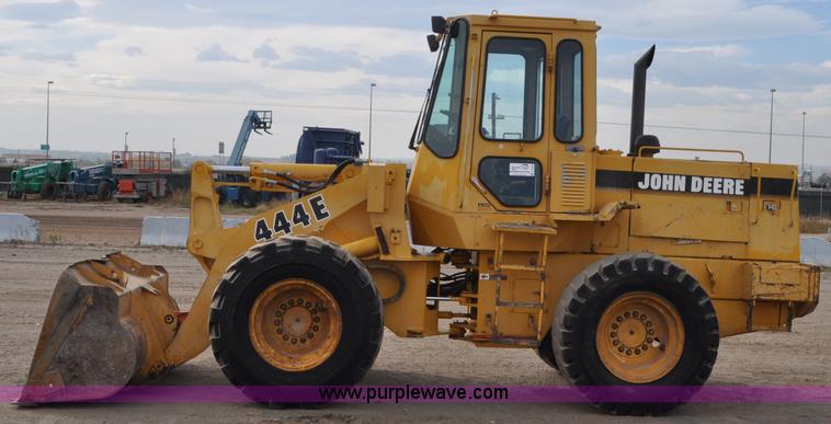 image for item C3029 1988 John Deere 444E articulated wheel loader