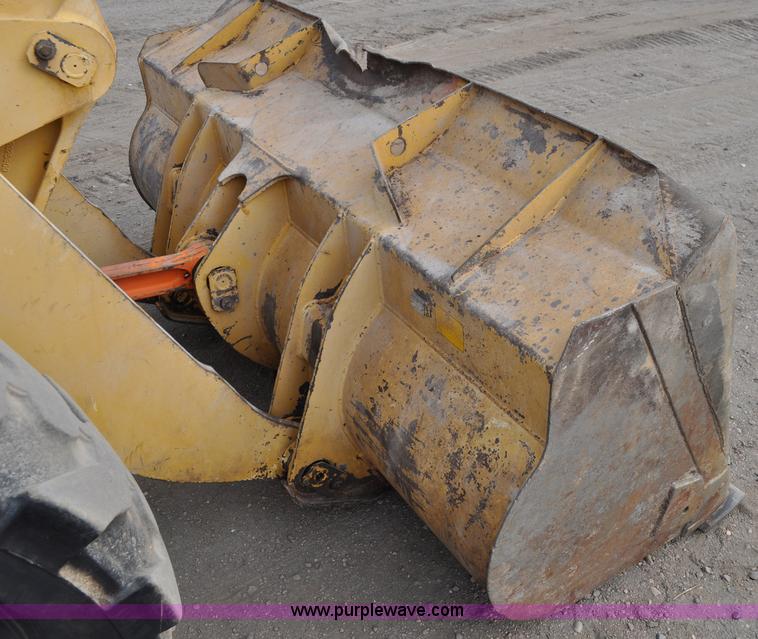 image for item C3029 1988 John Deere 444E articulated wheel loader