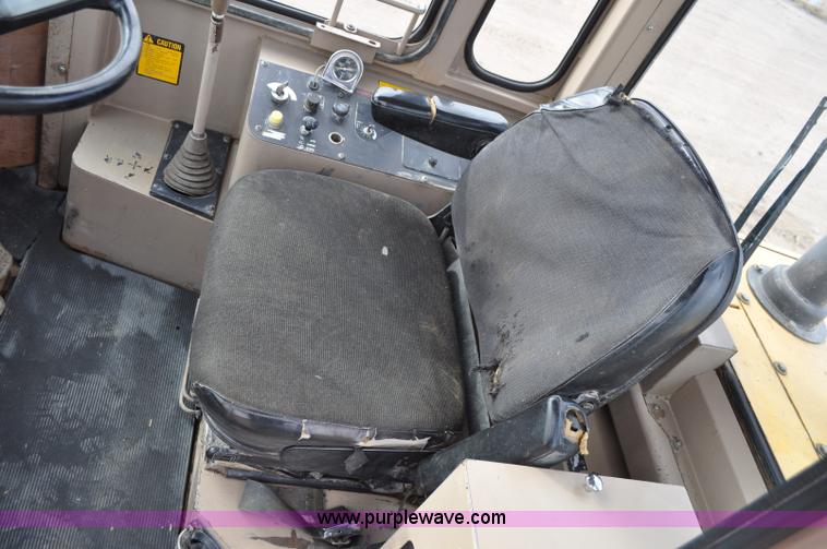 image for item C3029 1988 John Deere 444E articulated wheel loader