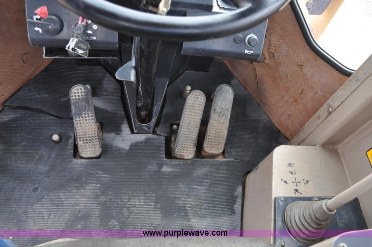 image for item C3029 1988 John Deere 444E articulated wheel loader