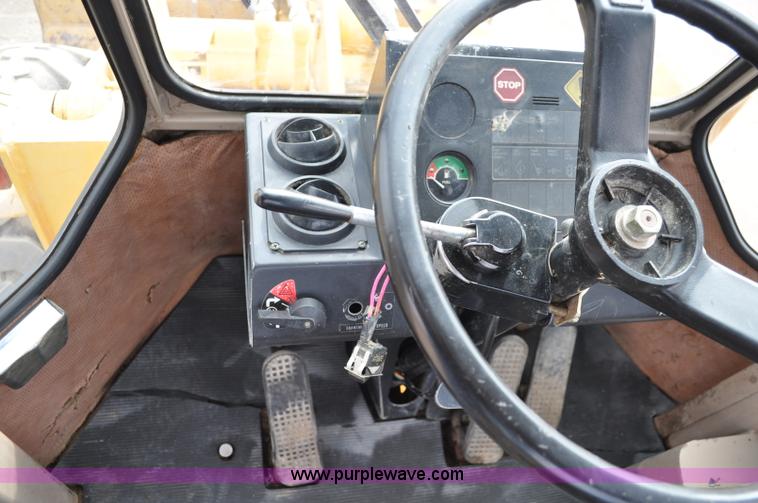 image for item C3029 1988 John Deere 444E articulated wheel loader