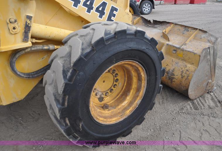 image for item C3029 1988 John Deere 444E articulated wheel loader