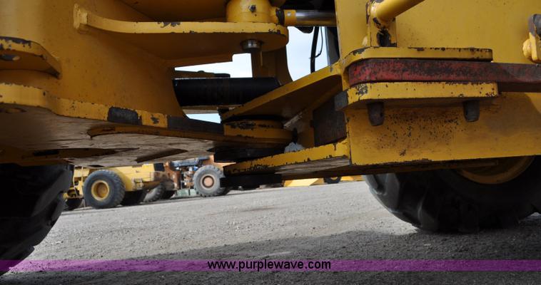 image for item C3030 2000 John Deere 444H wheel loader