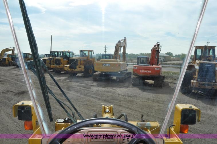 image for item C3030 2000 John Deere 444H wheel loader