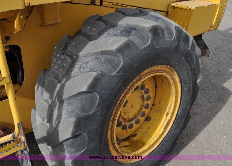 image for item C3030 2000 John Deere 444H wheel loader