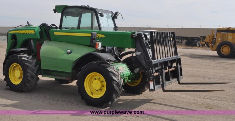 image for item C3040 2005 John Deere 3220 telehandler