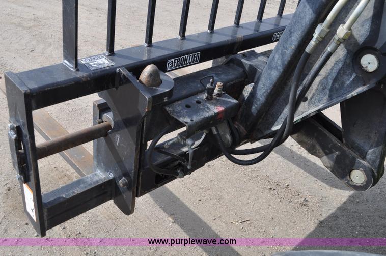 image for item C3040 2005 John Deere 3220 telehandler