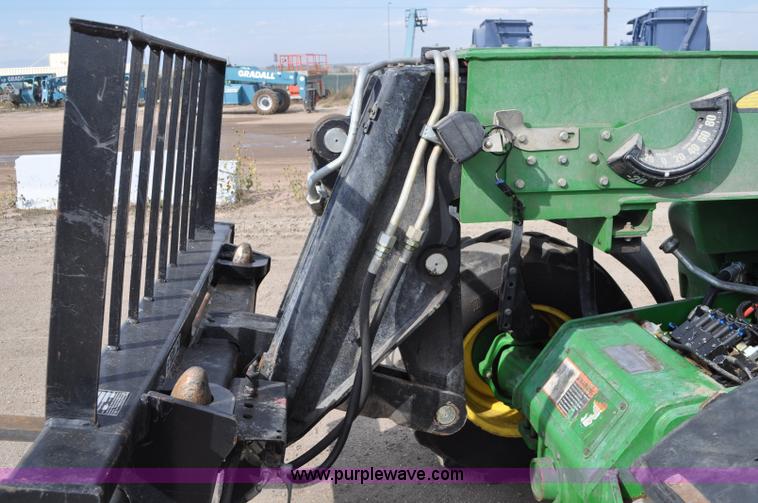 image for item C3040 2005 John Deere 3220 telehandler