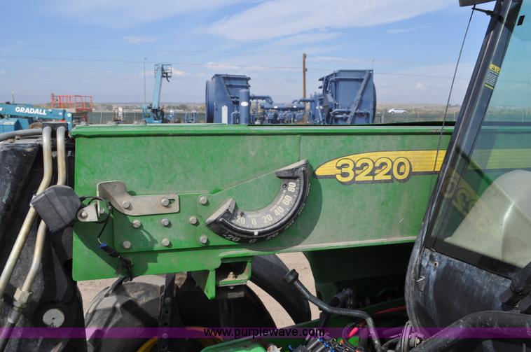 image for item C3040 2005 John Deere 3220 telehandler