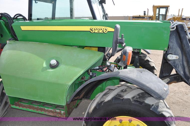 image for item C3040 2005 John Deere 3220 telehandler