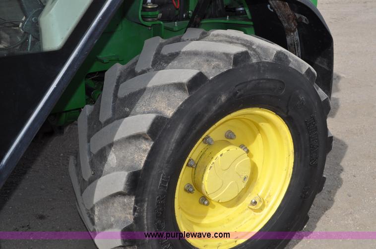 image for item C3040 2005 John Deere 3220 telehandler
