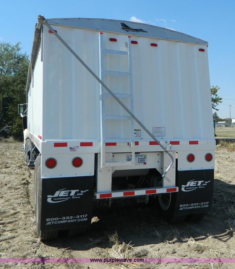 image for item B3883 2009 Jet 34' grain trailer