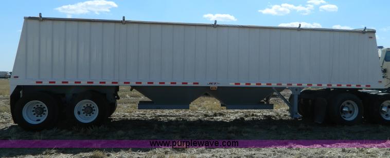 image for item B3883 2009 Jet 34' grain trailer