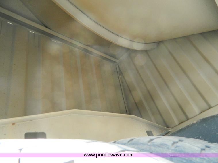 image for item B3883 2009 Jet 34' grain trailer